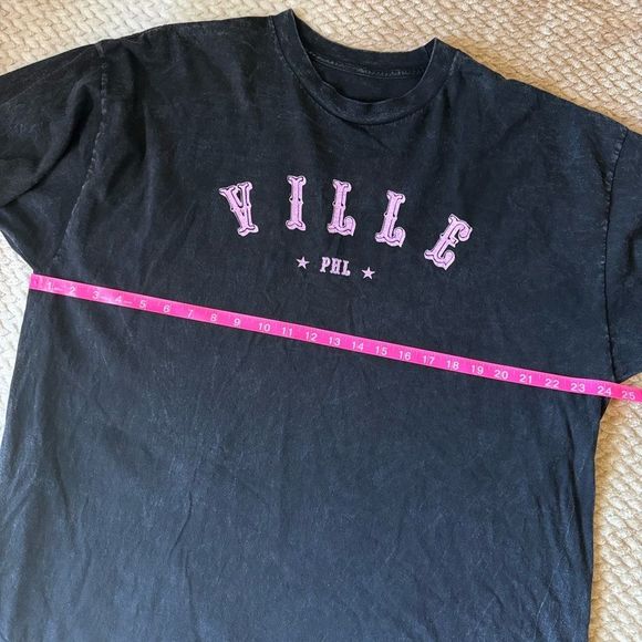 The Ville Philly unique dark grey distressed tshirt with lilac logo size XL - Picture 5 of 5